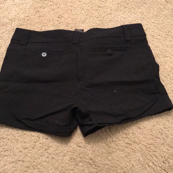 Black shorts stretchy size 11 - Picture 4 of 6